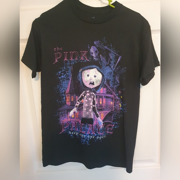Coraline the pink t-shirt - Picture 2 of 4